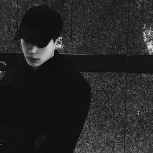 偷拍精偷拍亚洲精品成人三区
